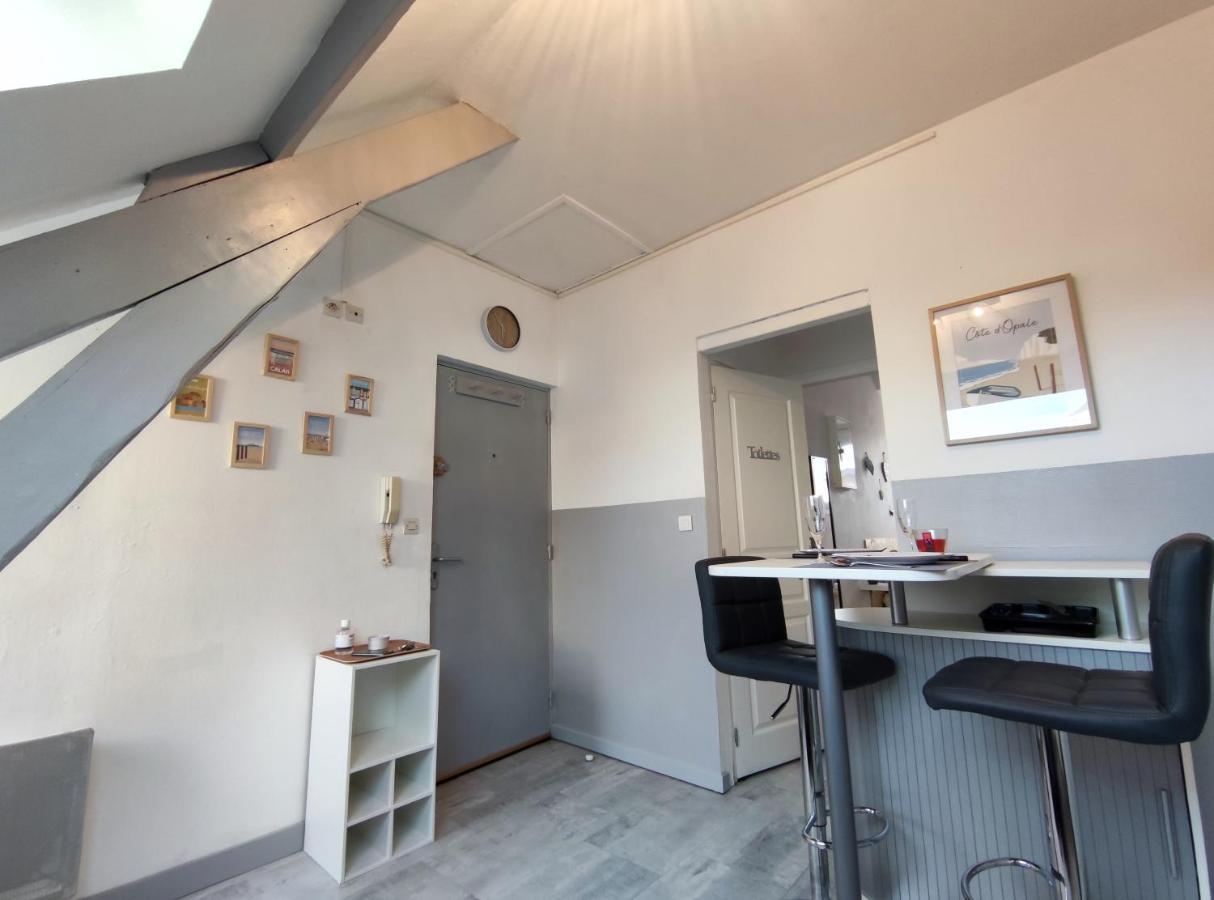 Joli Petit T2 Terrasse Proche Du Phare Apartment Calais Exterior foto