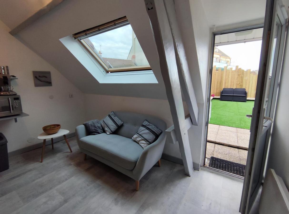Joli Petit T2 Terrasse Proche Du Phare Apartment Calais Exterior foto
