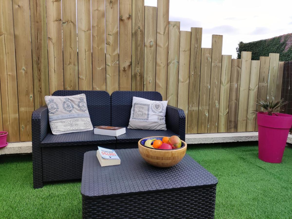 Joli Petit T2 Terrasse Proche Du Phare Apartment Calais Exterior foto